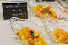 Fruchtsalat auf dem Frühstücksbuffet im Bernerhof Gstaad
